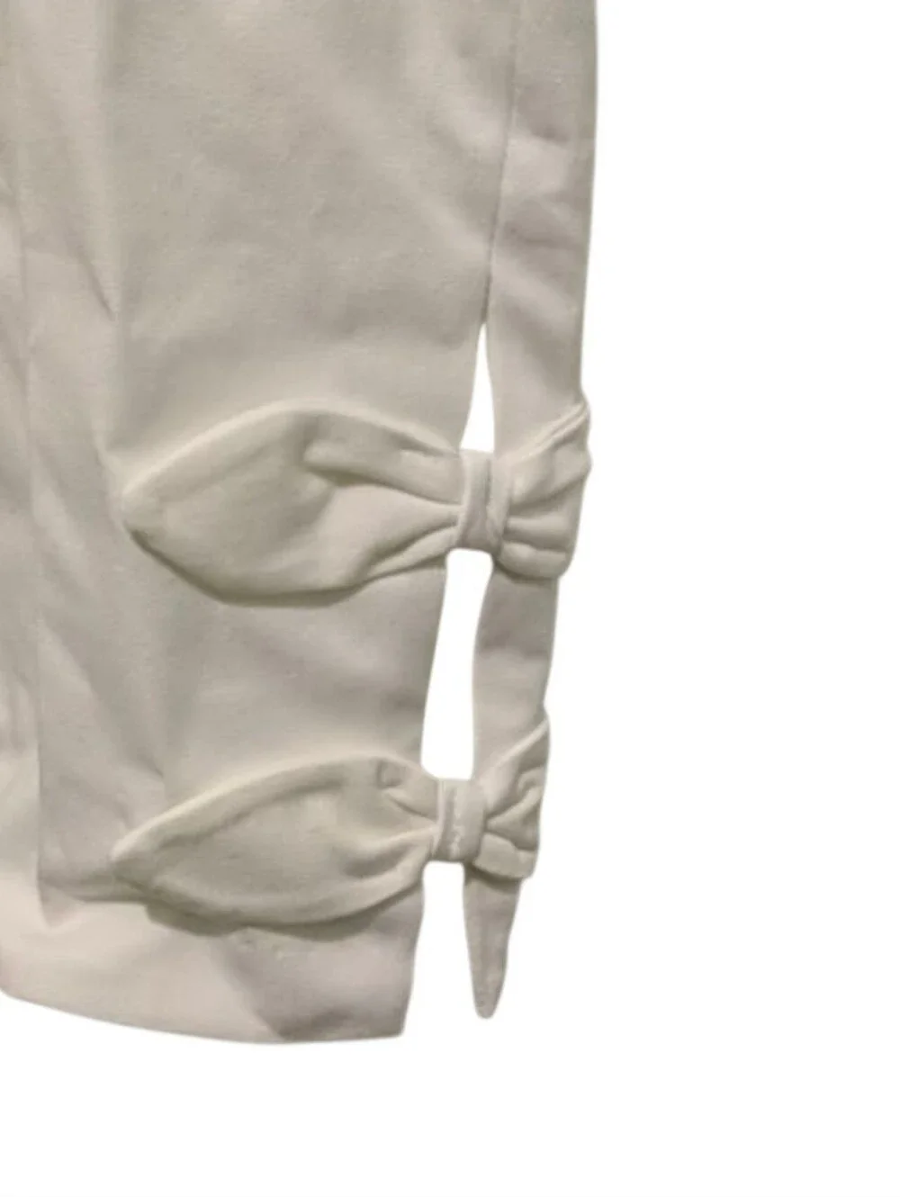 Crown &Ivy White Size 16 Casual Capris With  Bow Cut Outs At The Bottom GUC